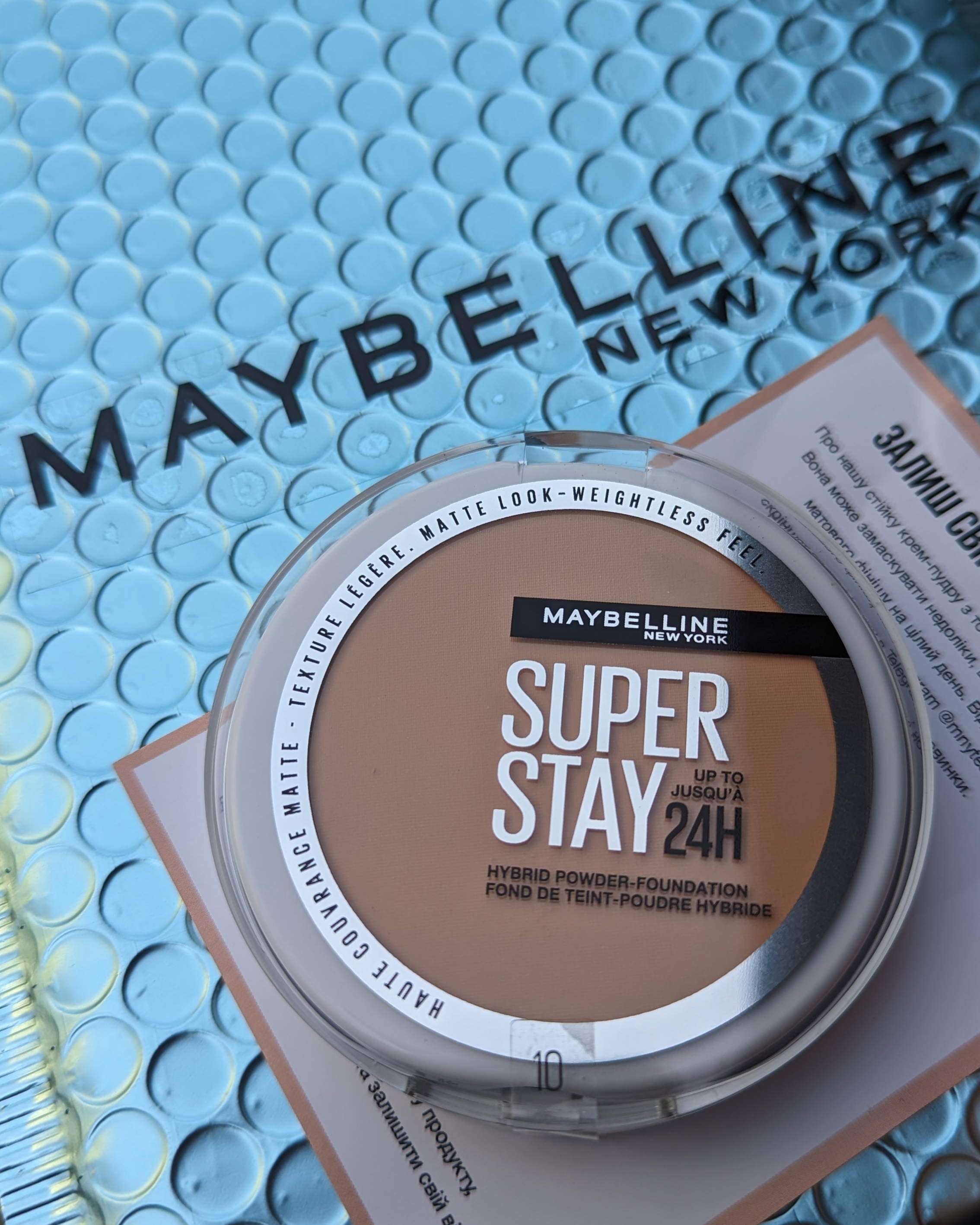 Maybelline Super Stay Hybrid powder foundation