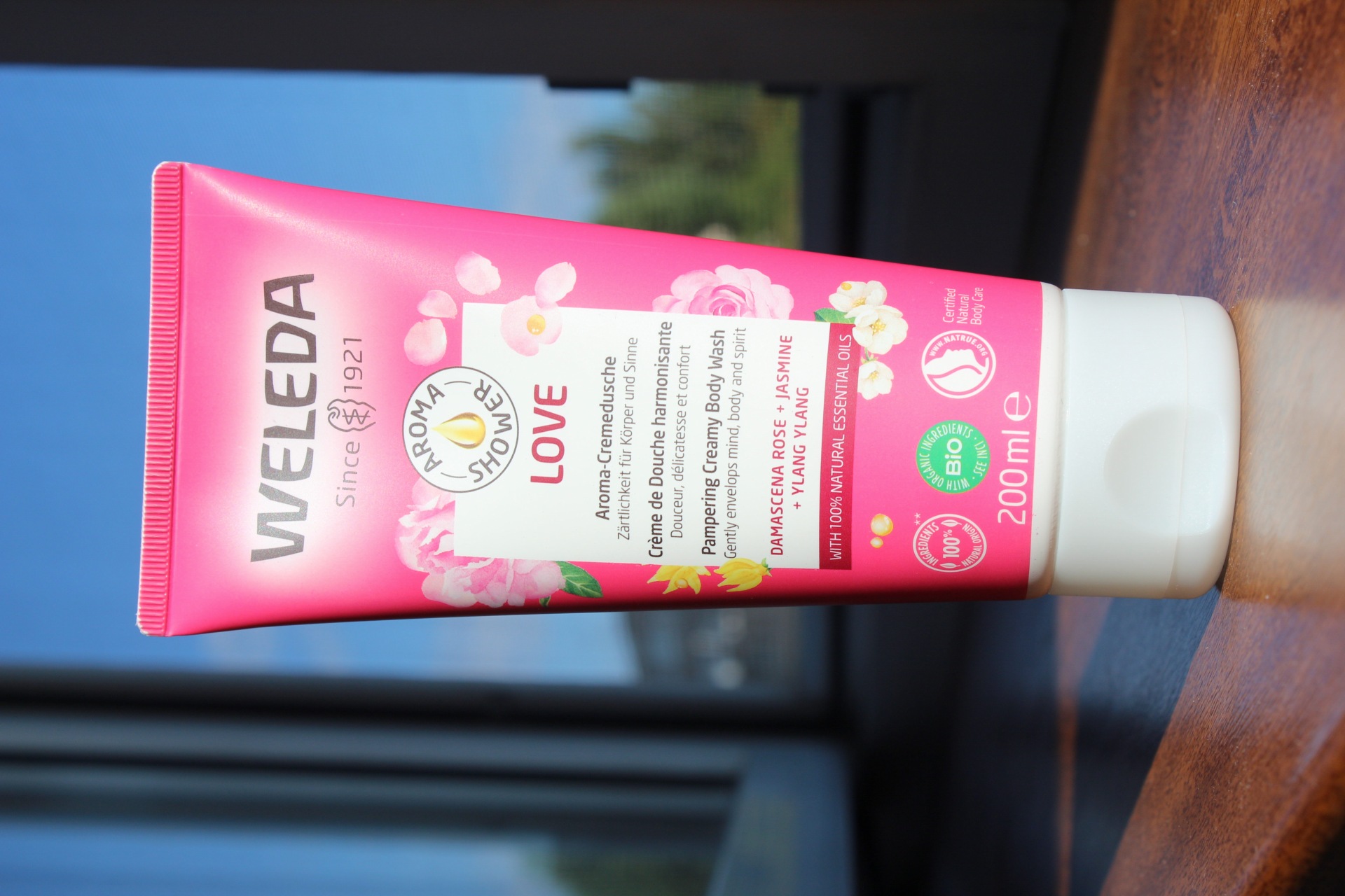 Weleda Aroma Love Pampering Creamy Body Wash