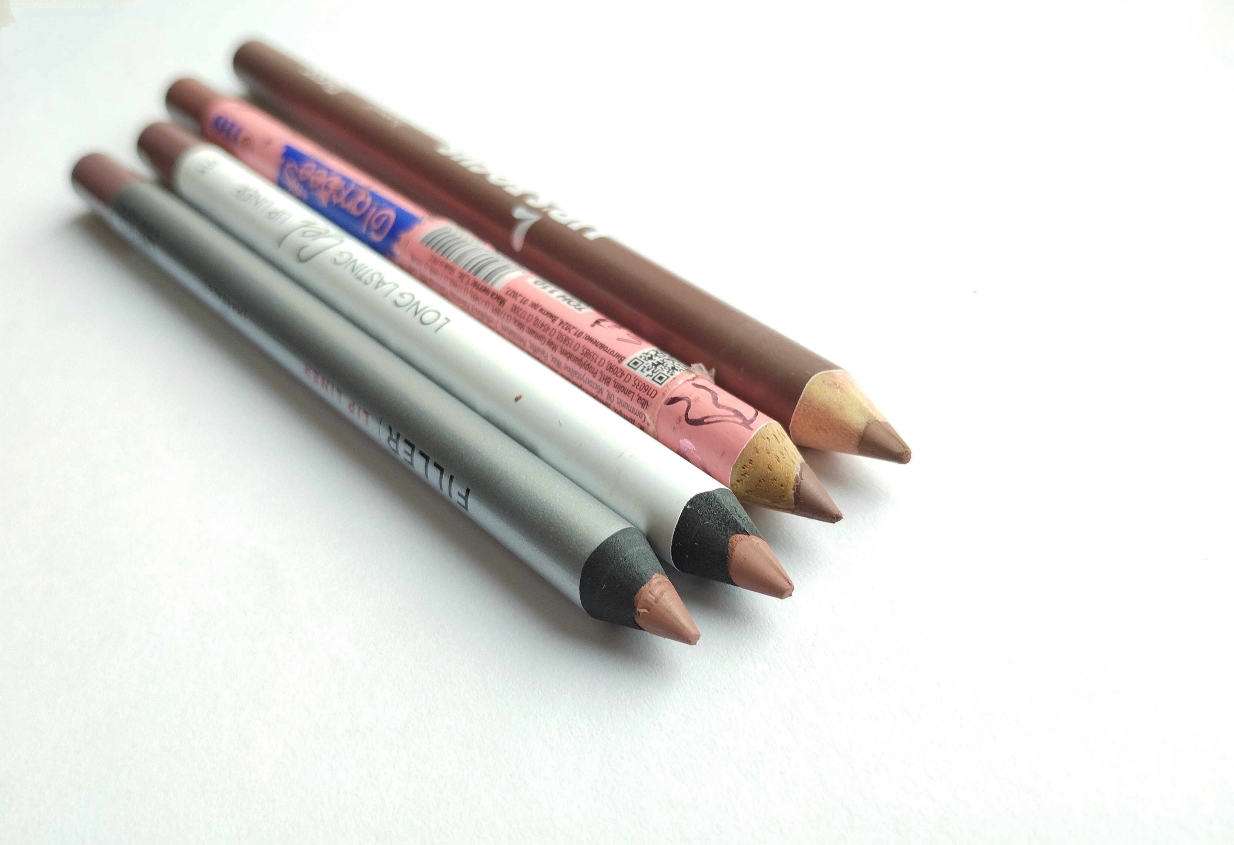 Підбірка топових олівців для губ у нюдових/коричневих відтінках.