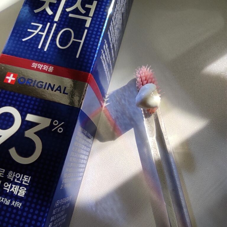 Класна корейська зубна паста від нальоту та зубного каменя