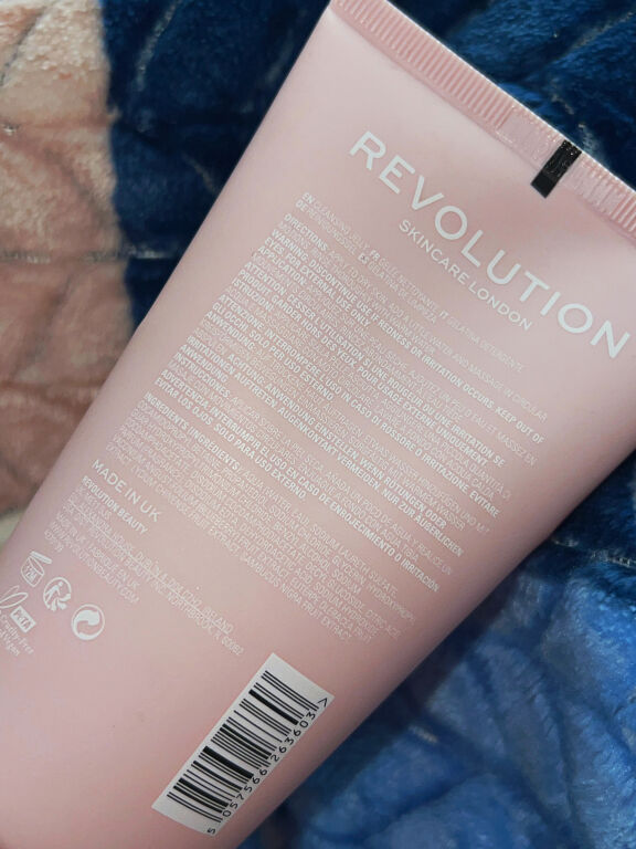 Revolution Skincare cleansing jelly - смачна вмивачка на кожен день!