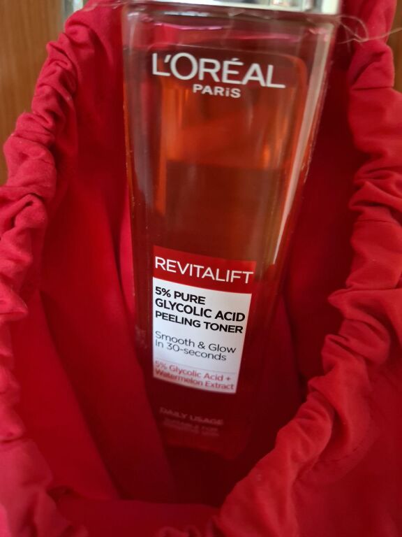 Пілінг-тонік з гліколевою кислотою від L'Oreal Paris Revitalift Glycolic