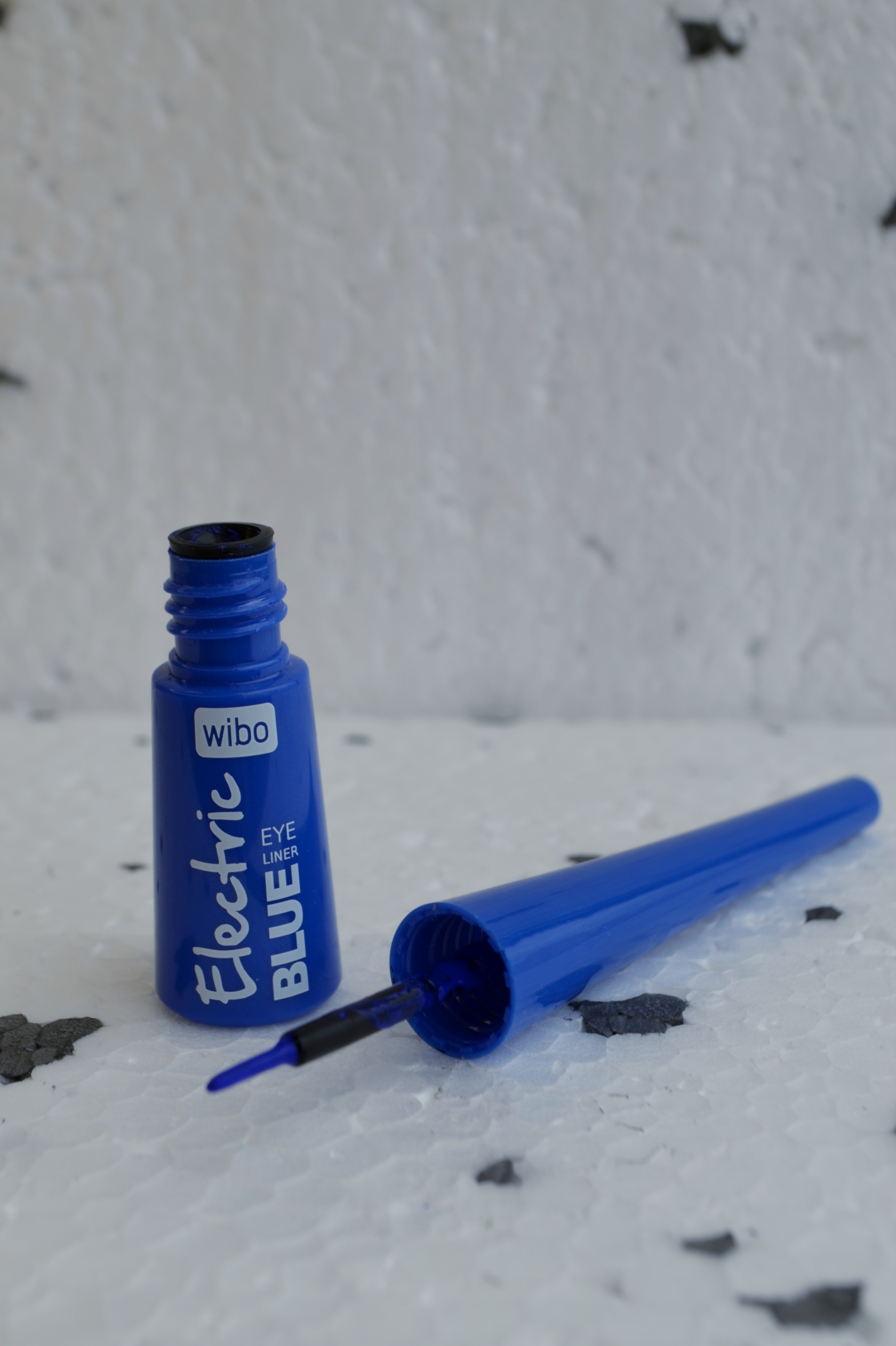 Electric Blue: вже не тренд, але все ще у серці💙Огляд на Eye Liner від Wibo
