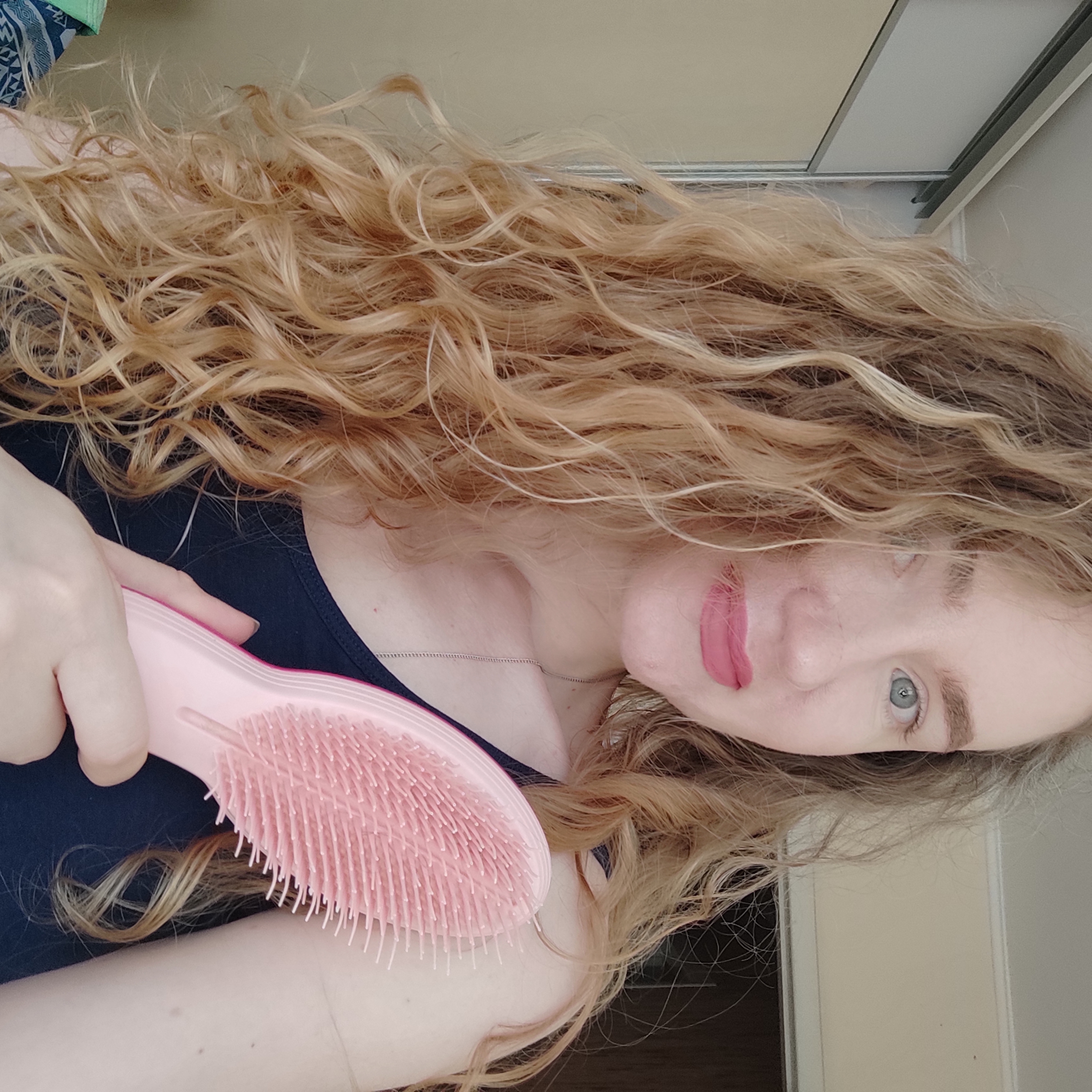 Як почати Curly Girl Method без купівлі нових засобів