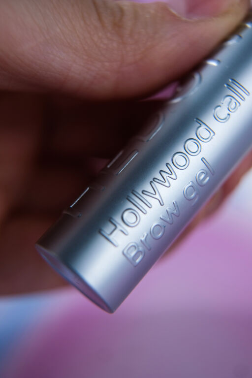 І у вітер і у дощ: Hedonic Hollywood Call Brow Gel