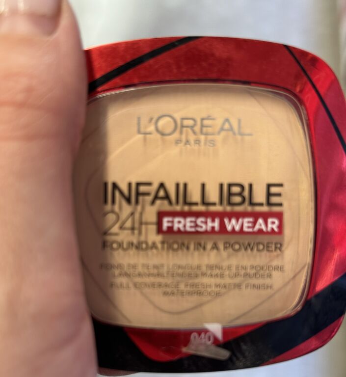 Легка та неваго�ма пудра Loreal