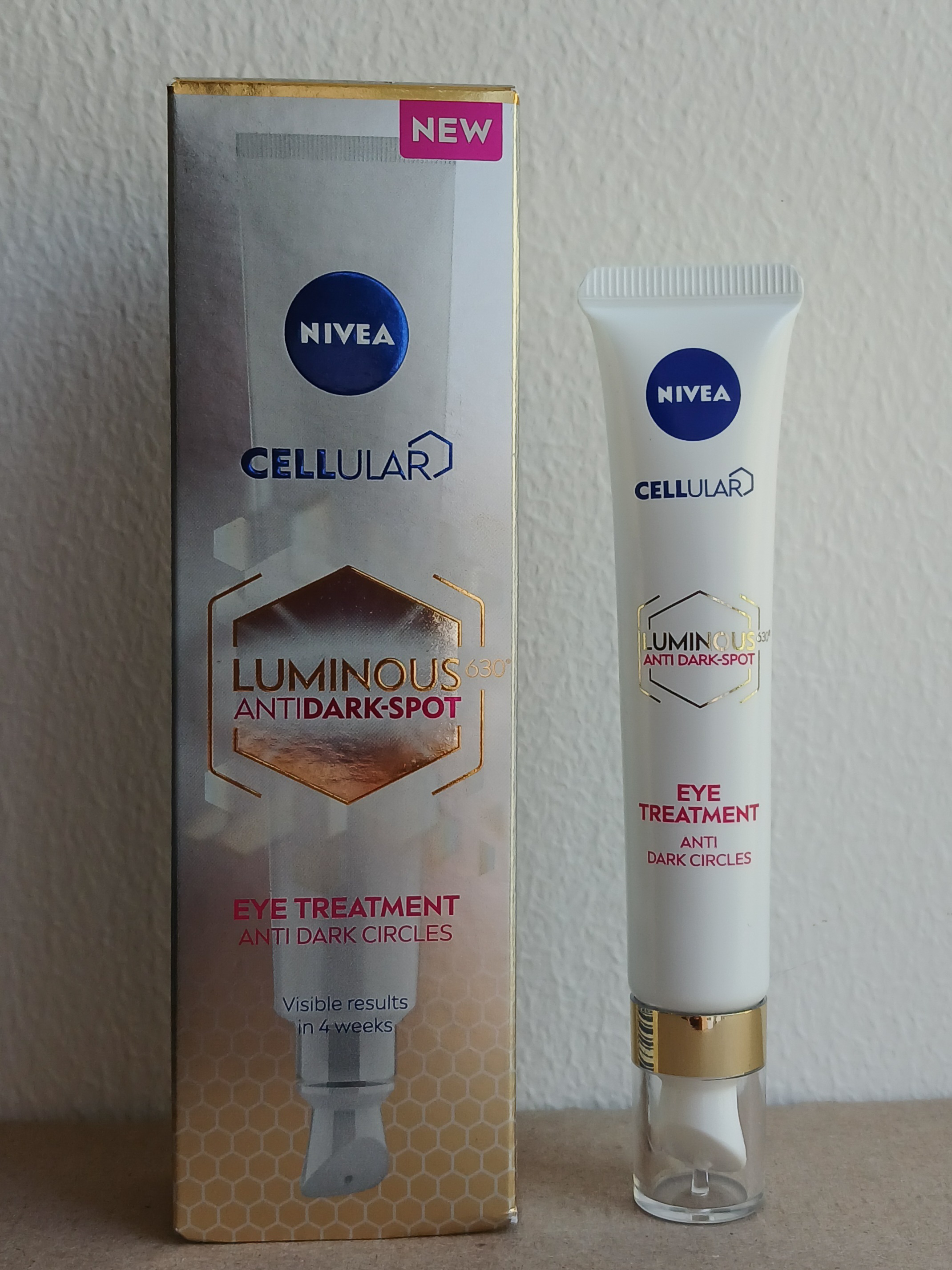 NIVEA LUMINOUS 630