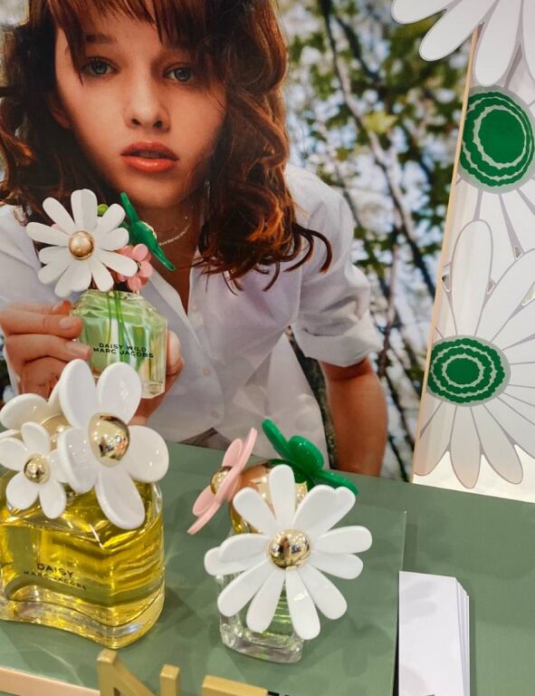 Неймовірно жіночний парфум Marc Jacobs Daisy Wild