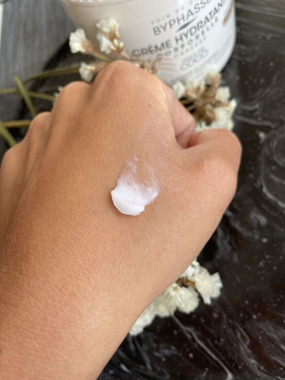 Byphasse Bodv Moisturizer Cream With Coconut Oil