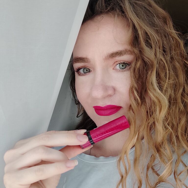 Фуксія 💓 - колір літа'2023 з Bourjois Rouge Velvet Lipstick