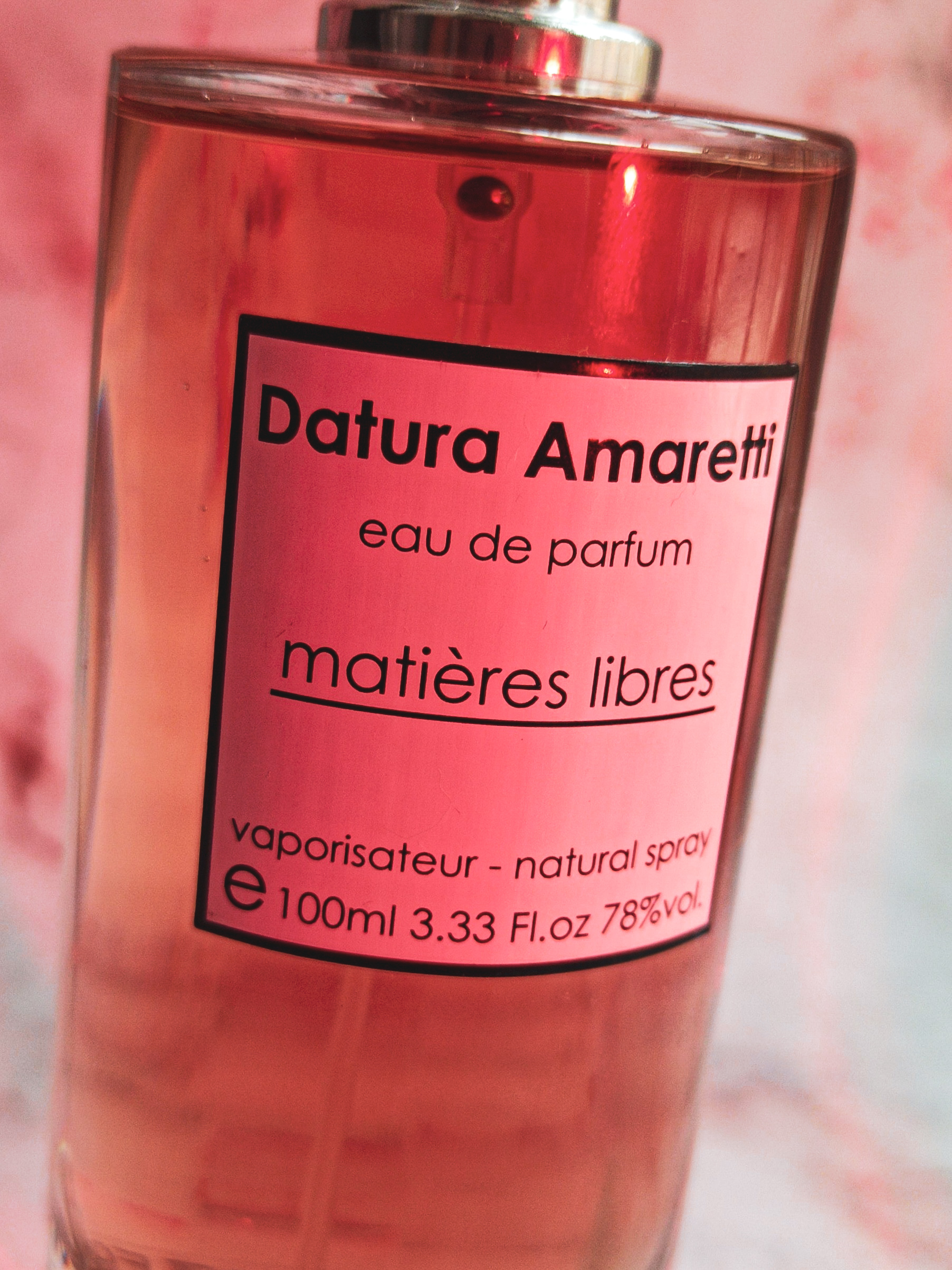 Що навіює аромат Datura Amaretti від Panouge