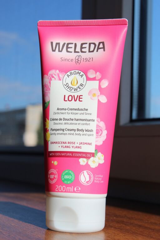 Weleda Aroma Love Pampering Creamy Body Wash