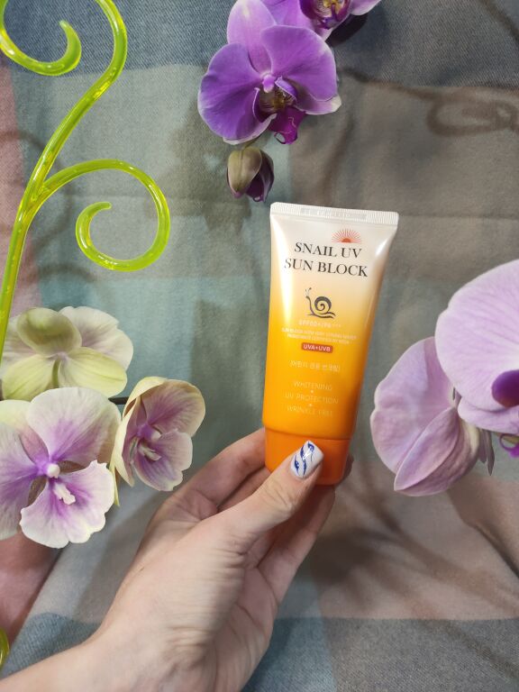 Крем сонцезахисний з муцином равлика Jigott Snail UV Sun Block SPF 50+/PA+++