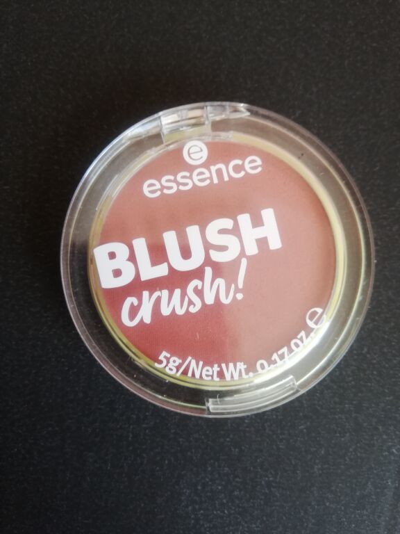Essence the blush crush 020 Deep Rose
