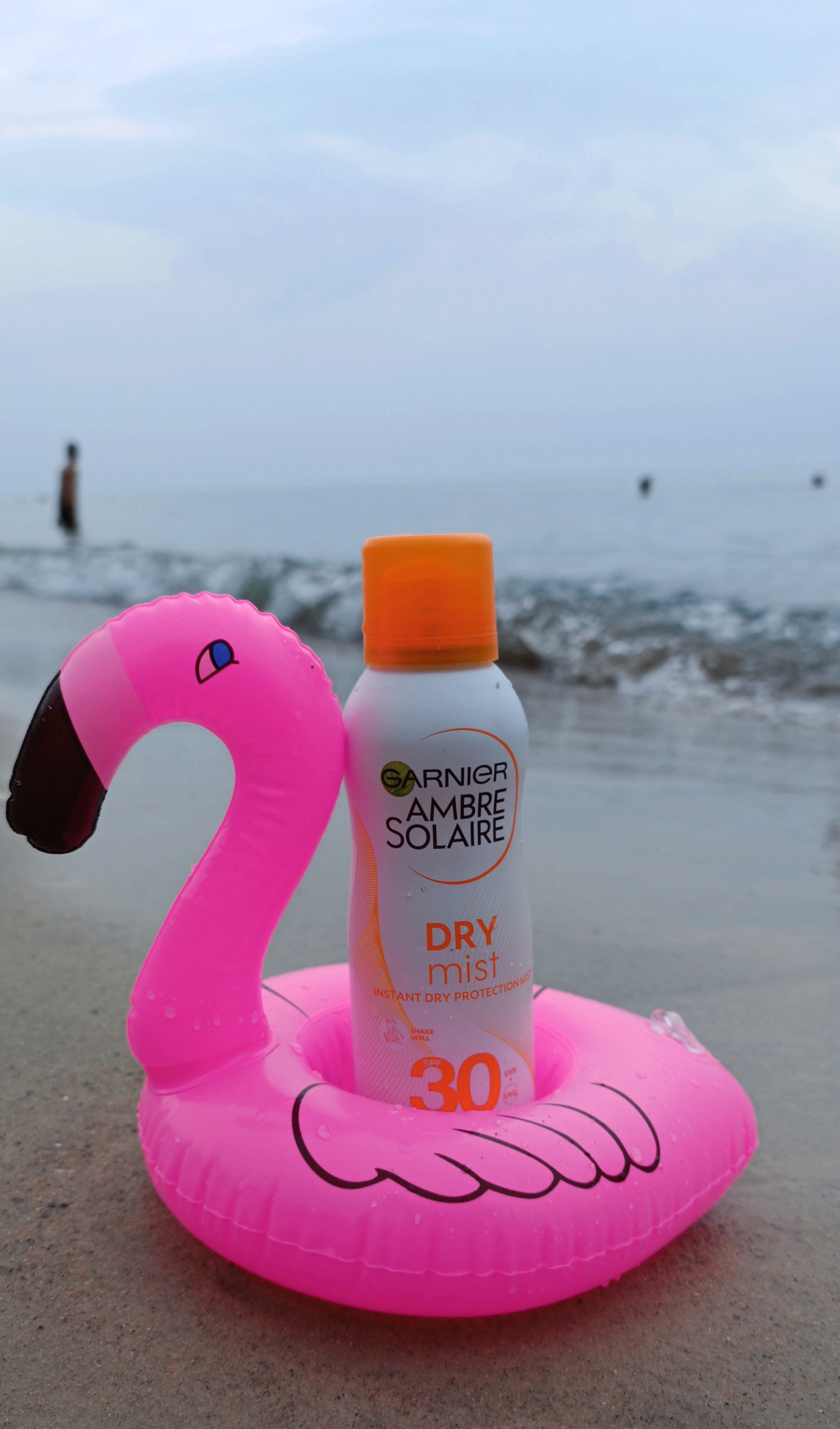 Сонцезахисний сухий спрей для шкіри тіла та обличчя GARNIER Ambre Solaire SPF 30 водостійкий