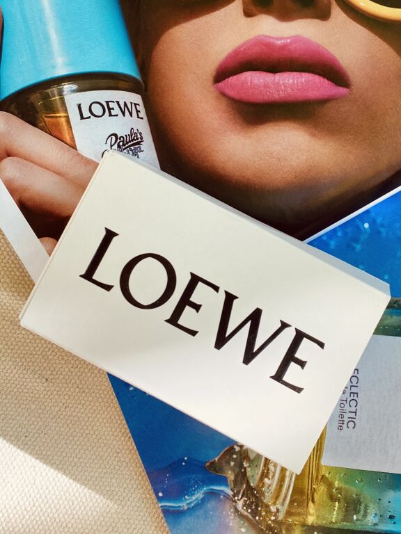 Loewe змусив мене полюбити білі квіти та ягідки у парфумерії!