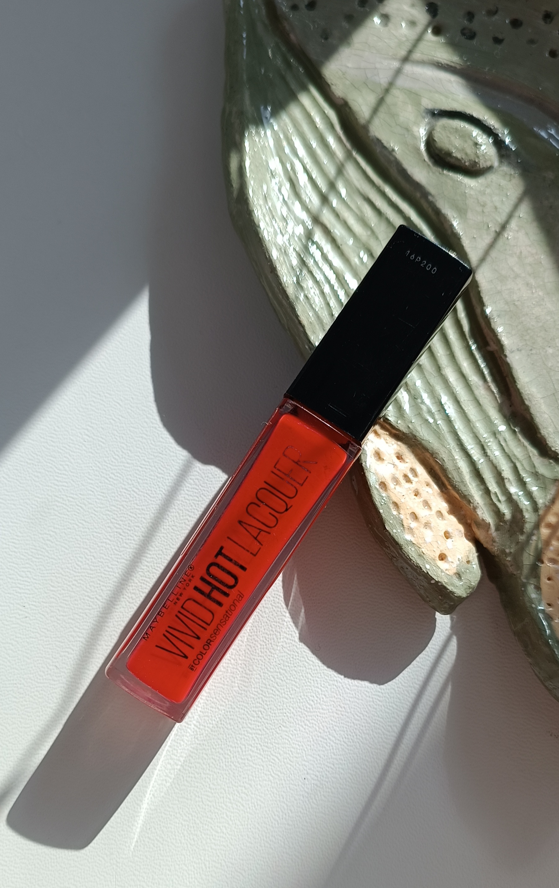 Maybelline New York Color Sensational Vivid Hot Lacquer Lippenstift у відтінку 70 So Hot