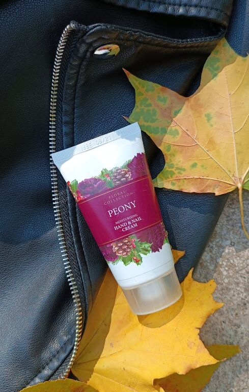 M&S Floral Collection Moisturizing Hand and Nail Cream Peony