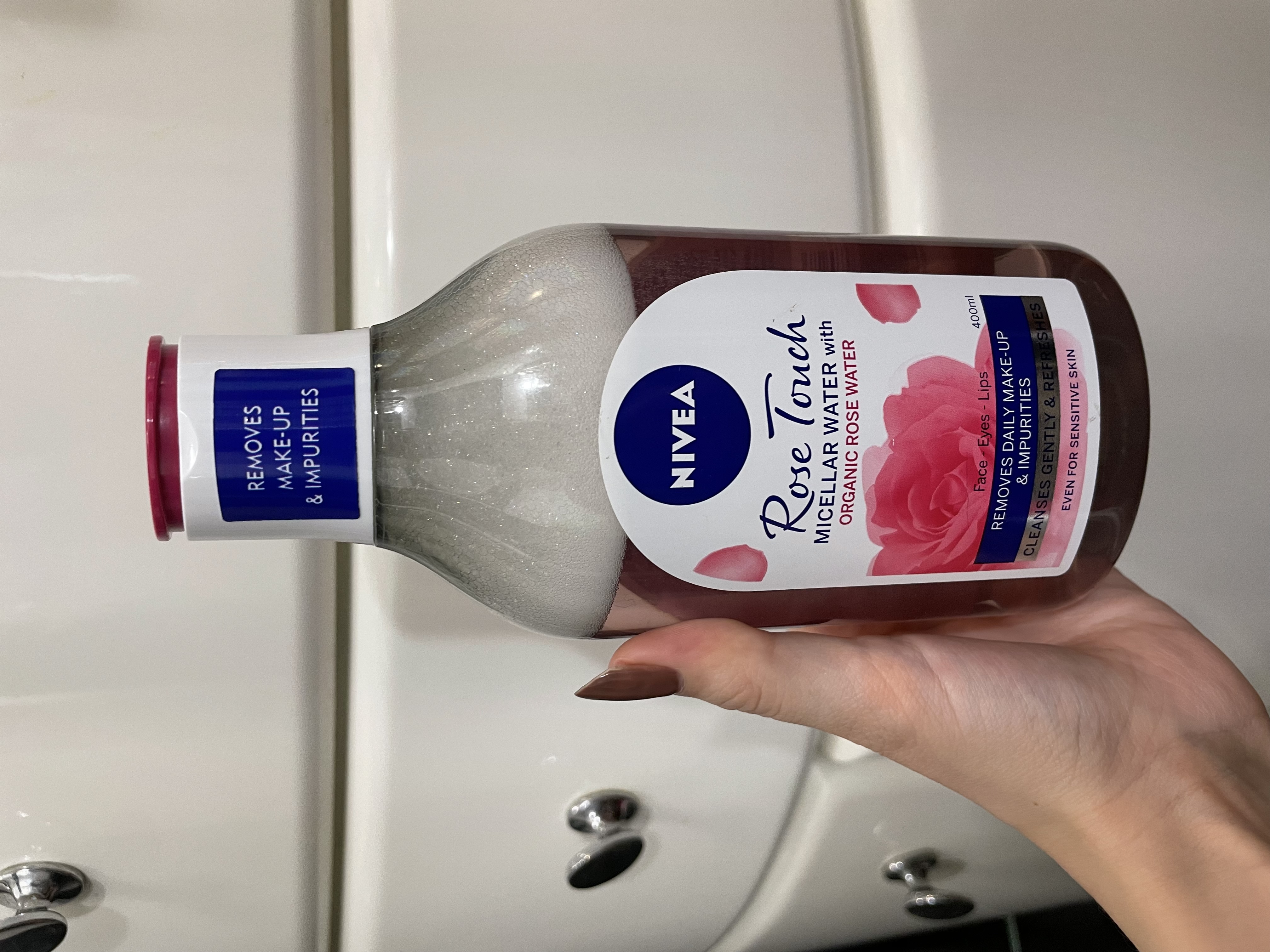 Міцелярна вода "Дотик троянди" NIVEA Rose Touch Micellar Water