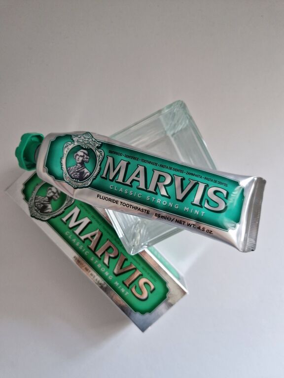 Враження про Marvis Classic Strong Mint + Xylitol🌱