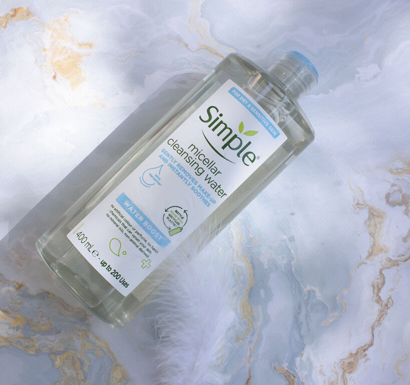 Міцелярна вода Simple Water Boost Micellar Cleansing Water