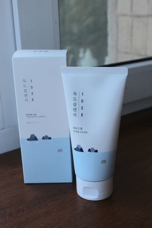 М'який очищувальний гел�ь для вмивання Round Lab 1025 Dokdo Cleanser