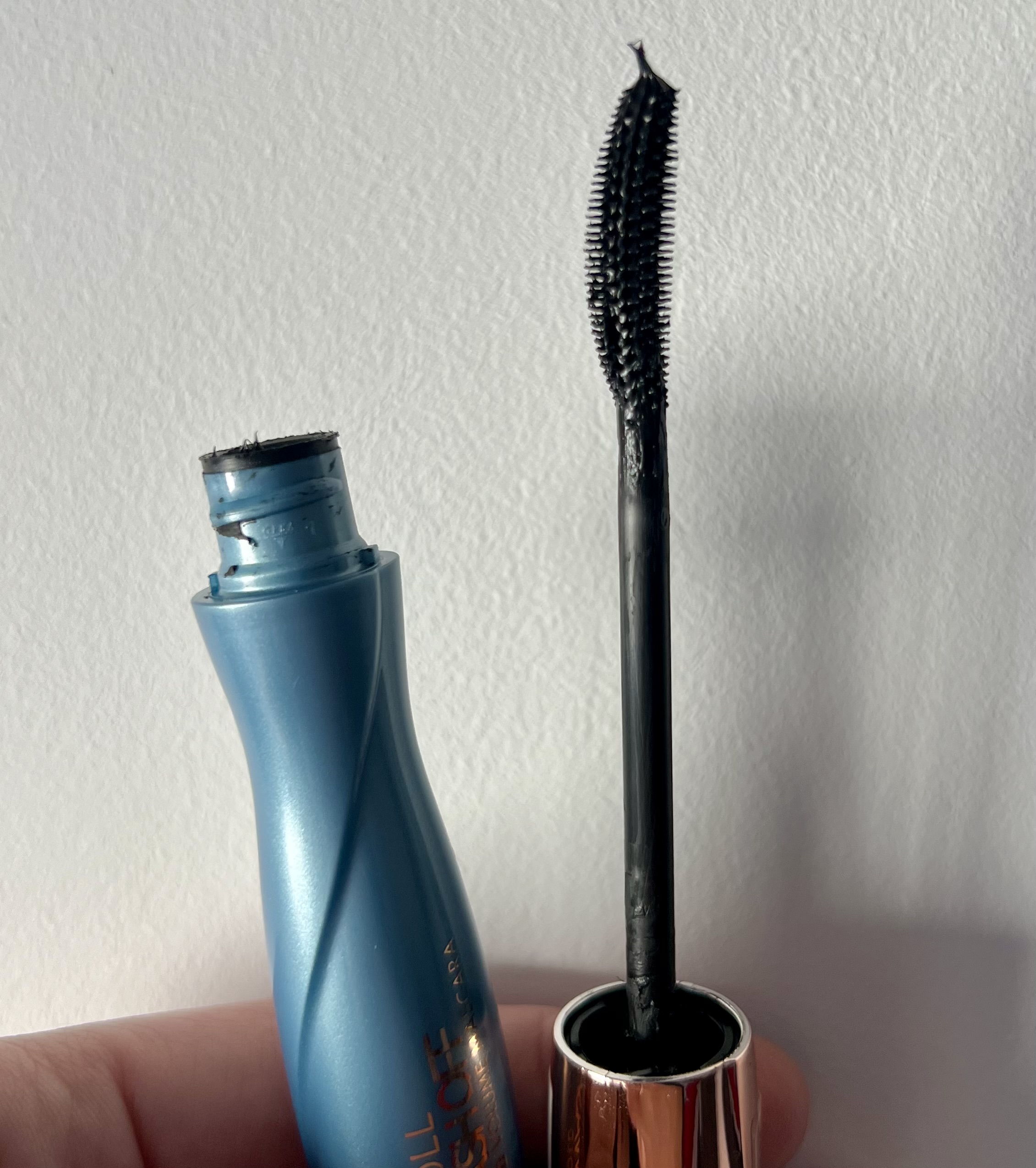 Туш для вій - Catrice Glam & Doll Easy Wash Off Power Hold Volume Mascara