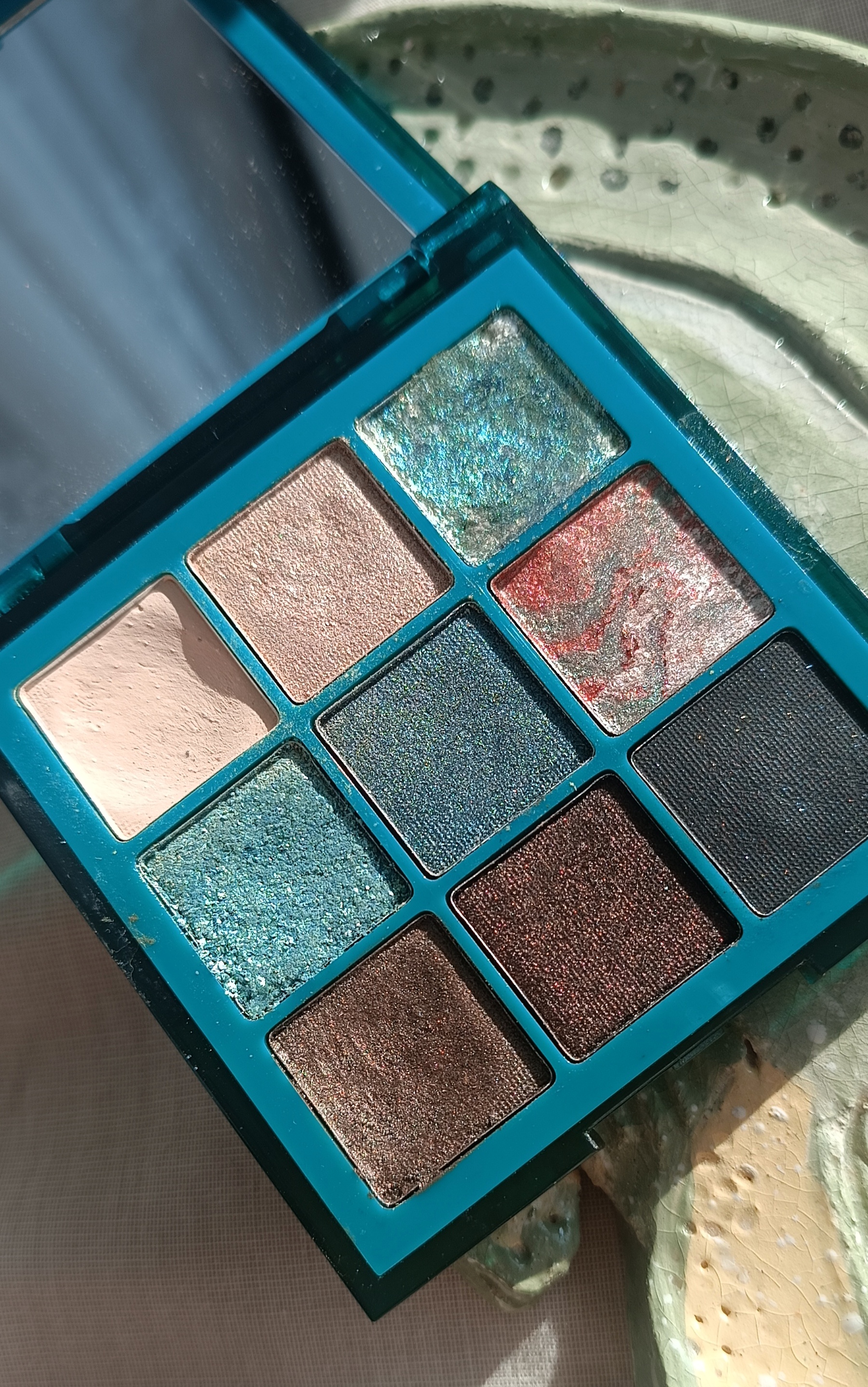 GlamBee Amazing Makeup Eyeshadow Palette