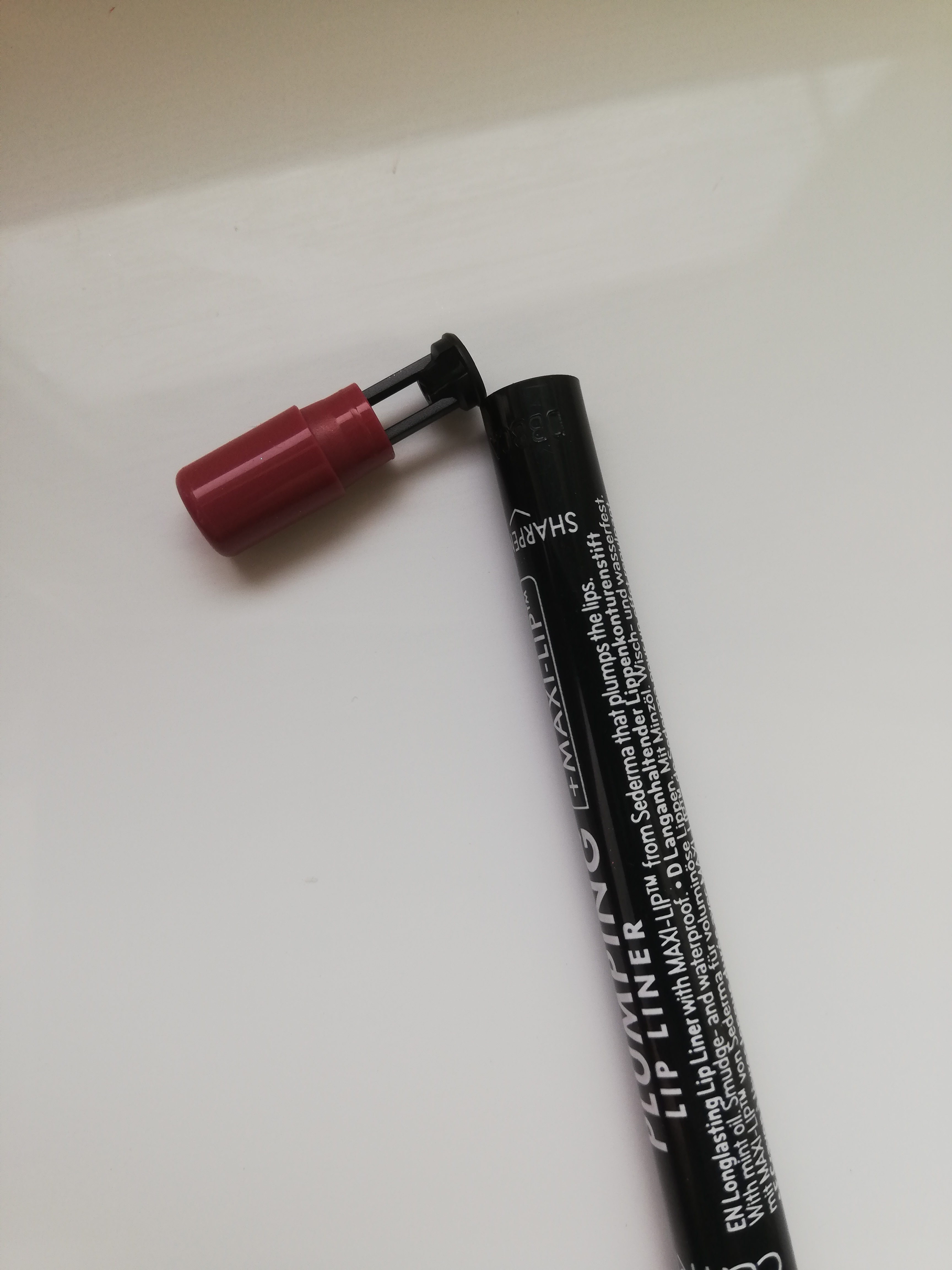 Catrice plumping lip liner