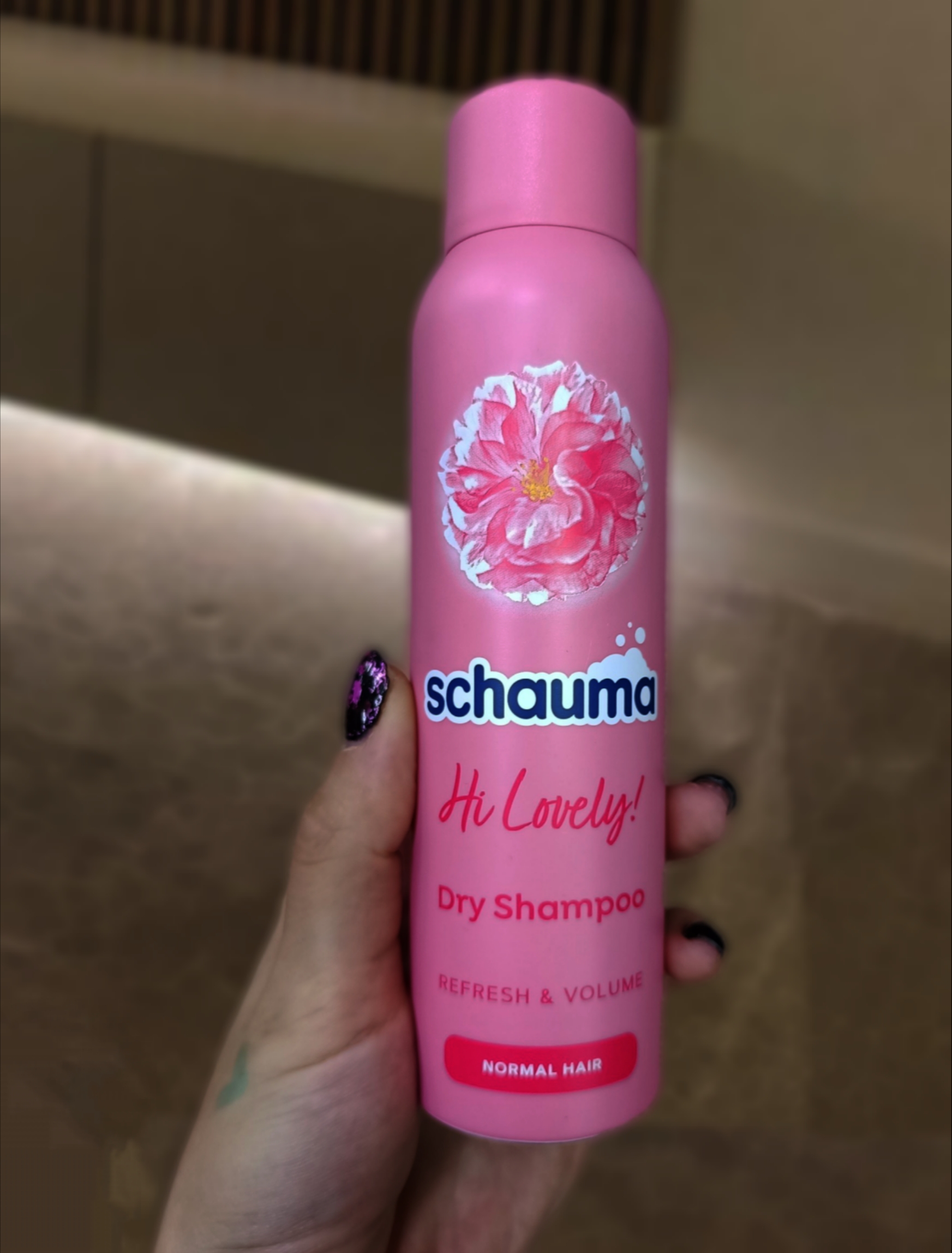Сухий шампунь для нормального волосся від фірми Schauma