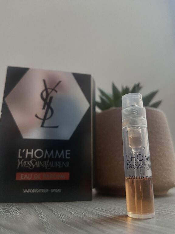 Почни свій літній шлях з аромату від Yves Saint Laurent L'Homme