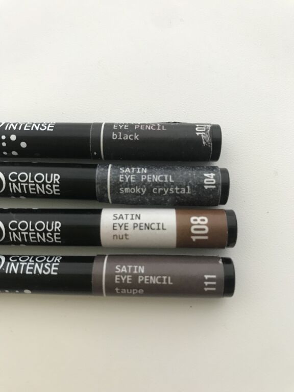 Олівці для очей від Colour Intense