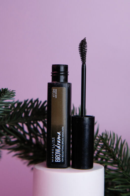 Легкий спосіб привести брови в порядок : Maybelline Brow Drama Sculpting Brow Mascara