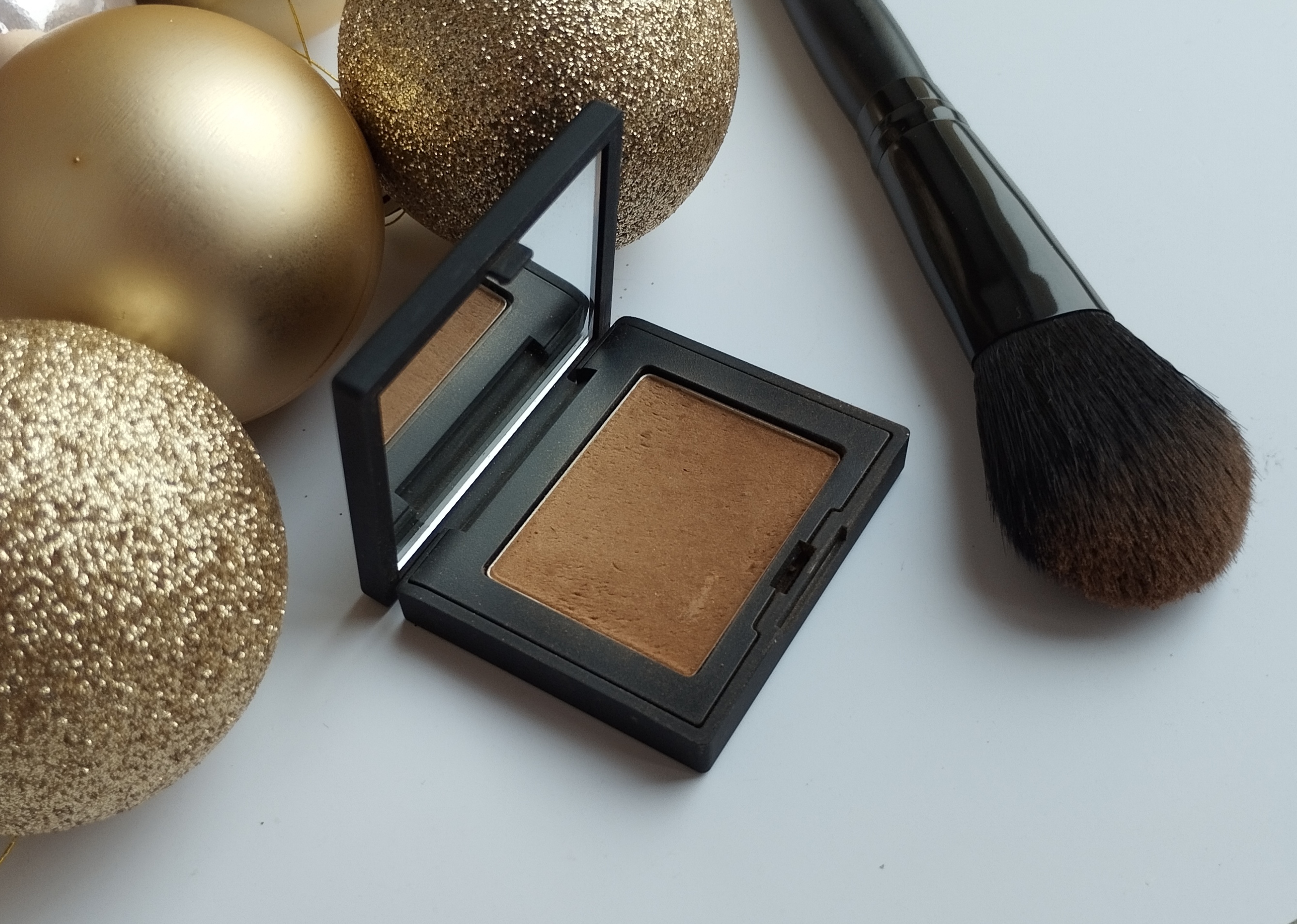 Бронзер від Nars Laguna