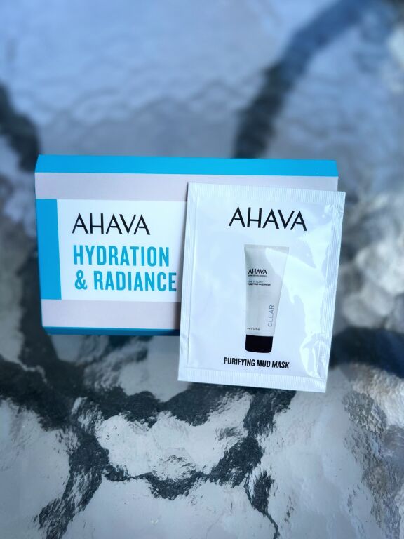 Знайо�мство з брендом AHAVA.