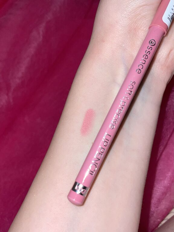 Essence Soft & Precision Lip Pencil Олівець для губ