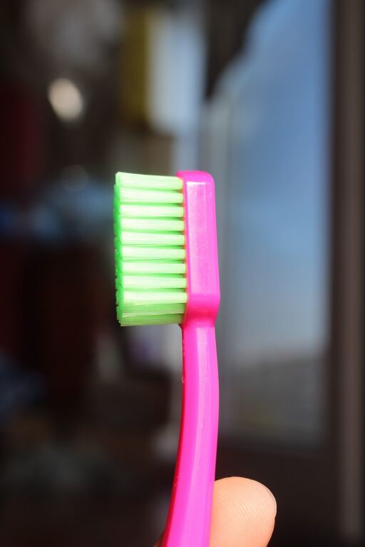 Colgate NEON, 2548 щетинок