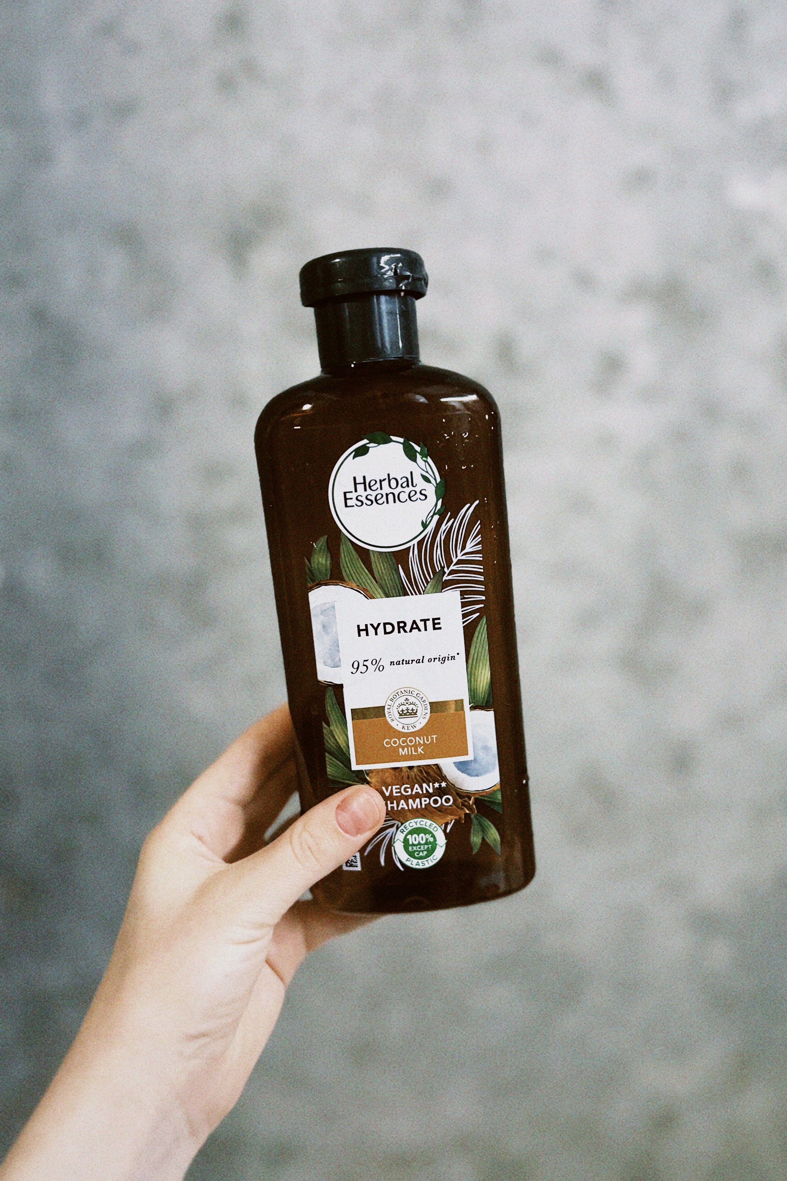 шампунь від Herbal Essences Hydrate Coconut Milk Shampoo