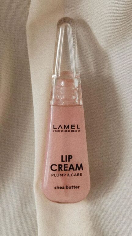 Секрет спокусливих губ: Lamel Professional Lip Cream Plump & Care – магія об'єму та зволоження!