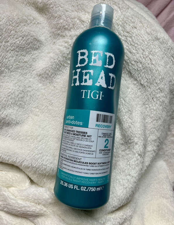 Если �твоим волосам нужно срочное увлажнение и восстановление.Tigi BED HEAD urban antidotes RECOVERY