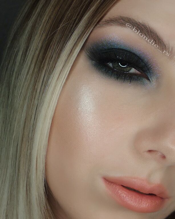 Smokey eyes - Dark Blue