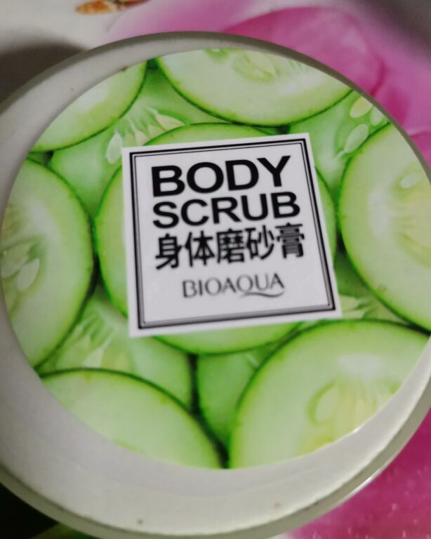 🥒 BODY SCRUB    Bioaqua  🥒