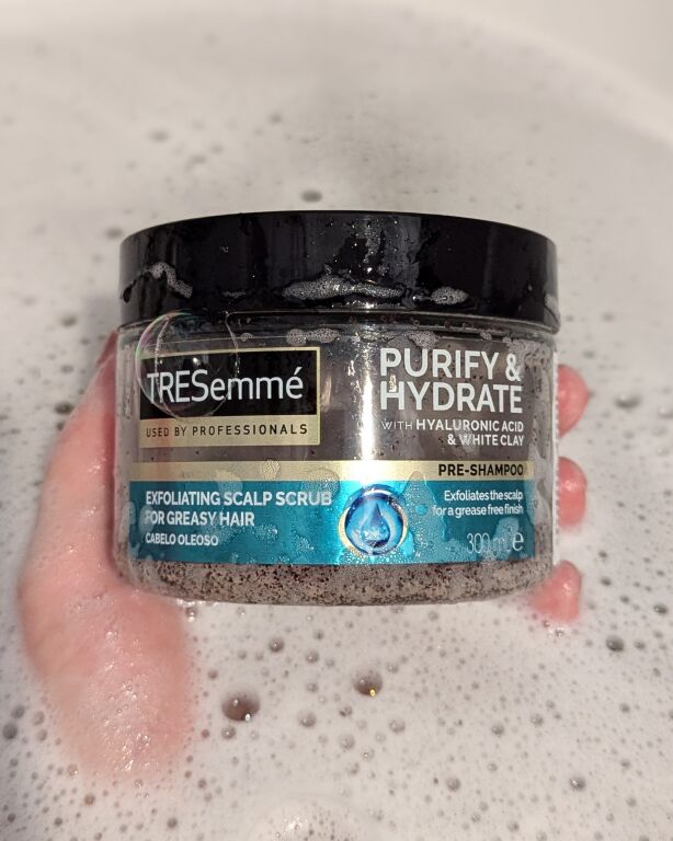 TRESemme Purify and hydrate sculp scrub