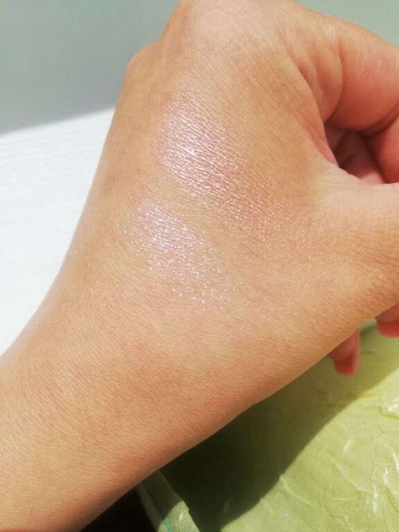 Eveline Variete pressed highlighter