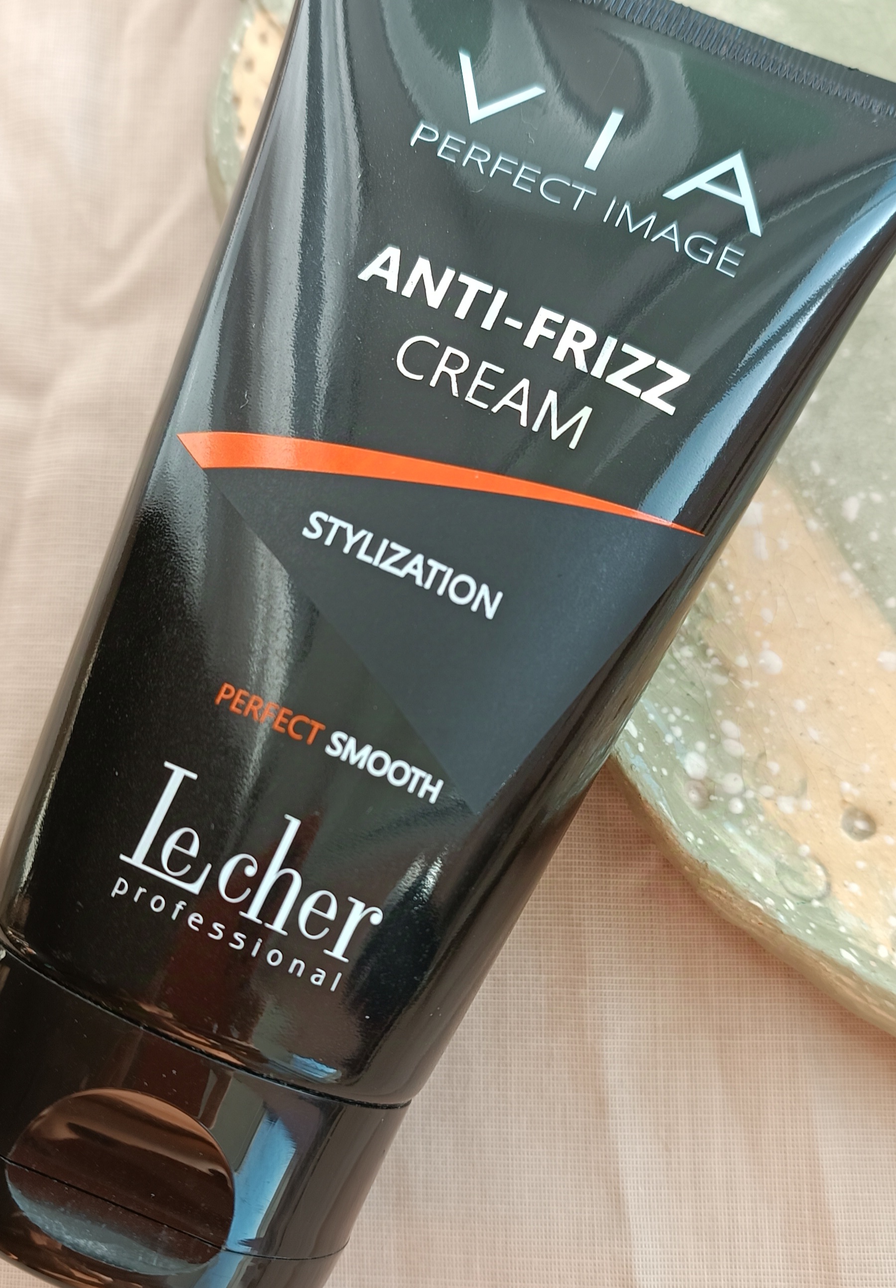 Крем для укладки волосся Lecher Professional Via Perfect Smooth Anti Frizz Hair Cream