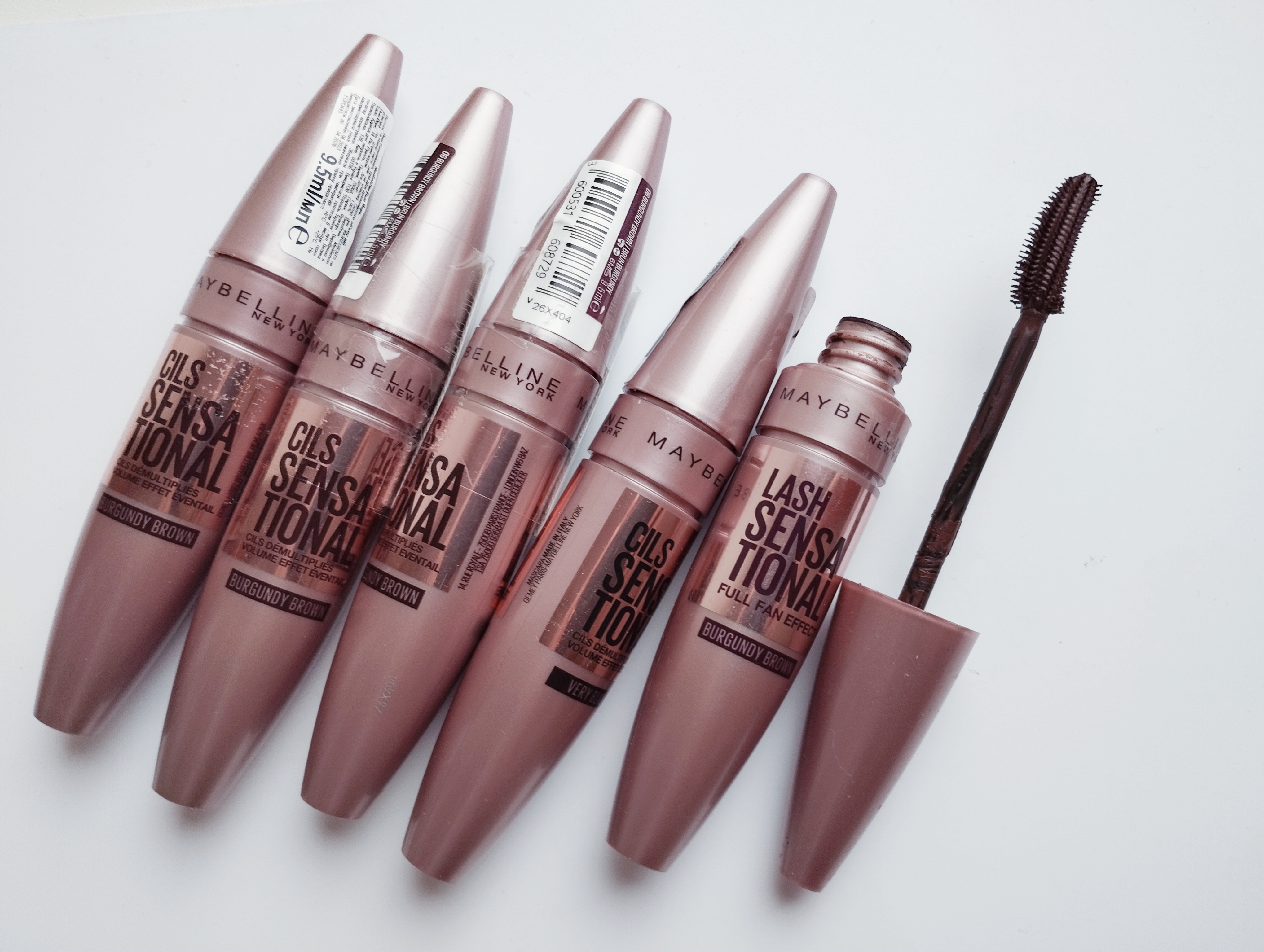 Одна з найкращих від Maybelline! Обожнюю її! У відтінок Burgundy brown я закохалася!