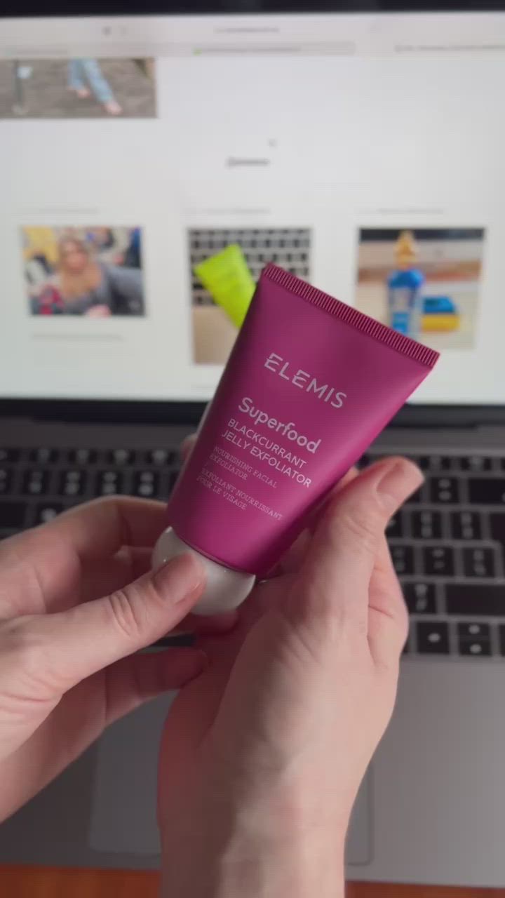 Elemis Superfood Blackcurrant Jelly Exfoliator