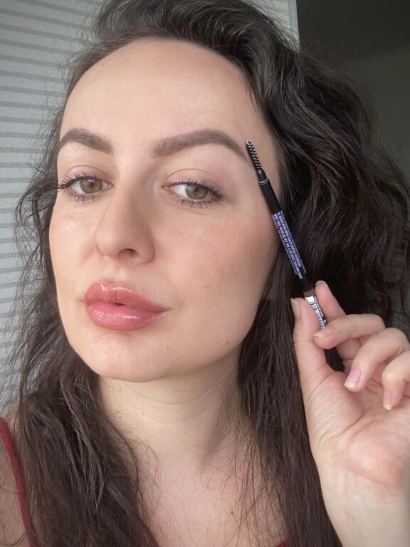 Maybelline Slim Eyebrow Pencil. Тепер це мій улюблений олівець для брів