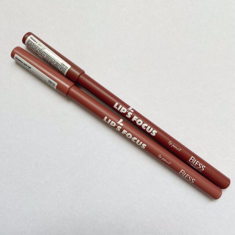 Новенькі олівчики для губ від Bless