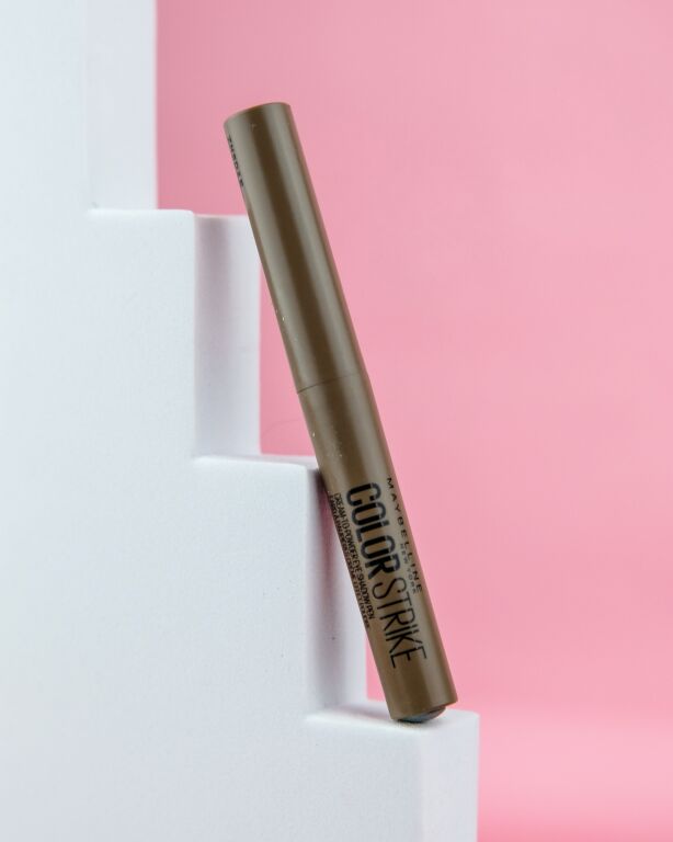 Maybelline Color Strike Eye Shadow Pen : експрес варіант макіяжу очей